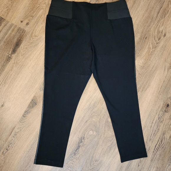Eloquii Black Faux Leather Look Miracle Flawless Legging Pants Size 22 NWOT - Picture 4 of 5